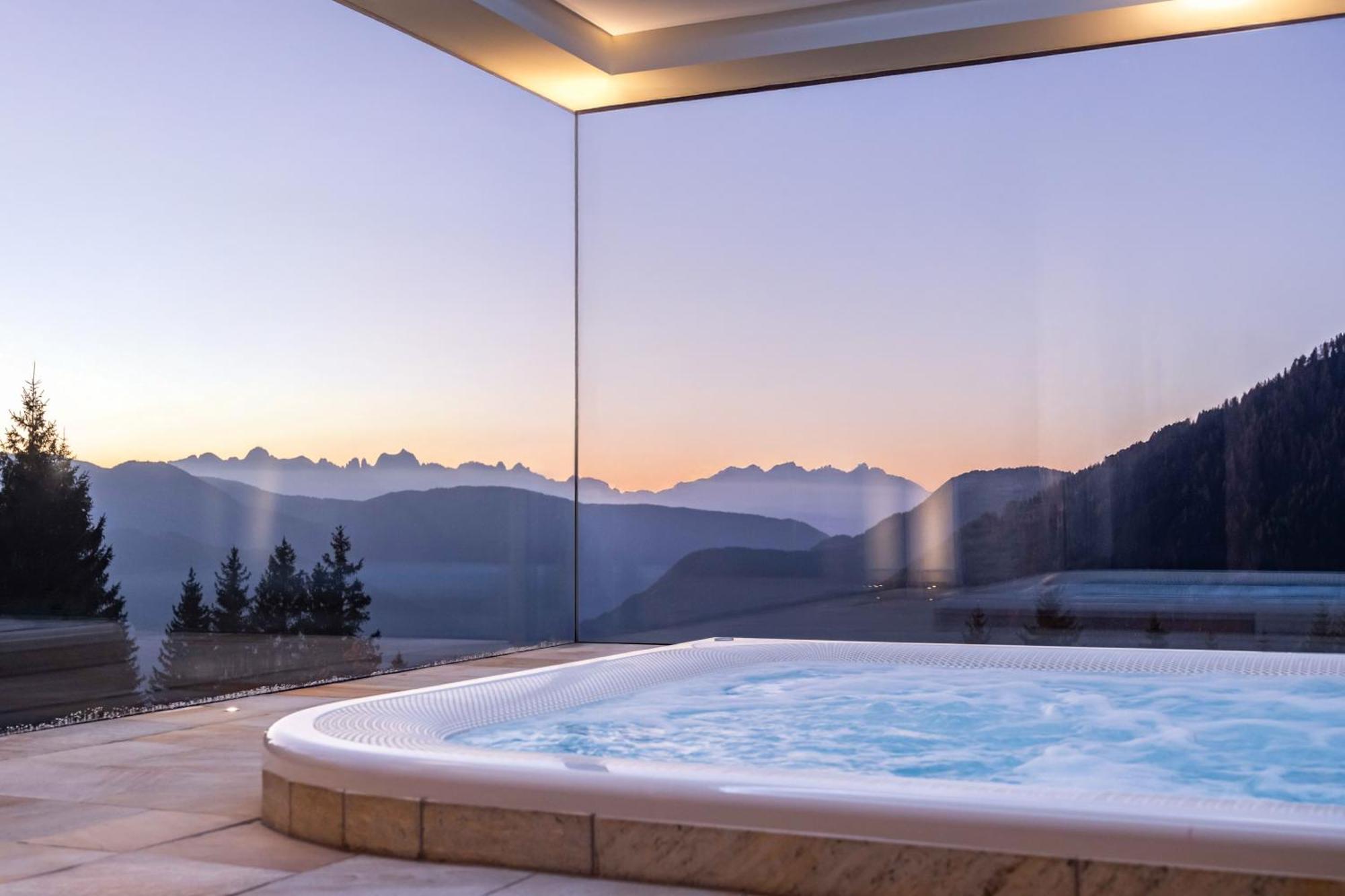 Terra - The Magic Place Relais & Châteaux Sarentino Ngoại thất bức ảnh